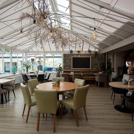 Hive Townhouse 호텔 애버라에론 외부 사진