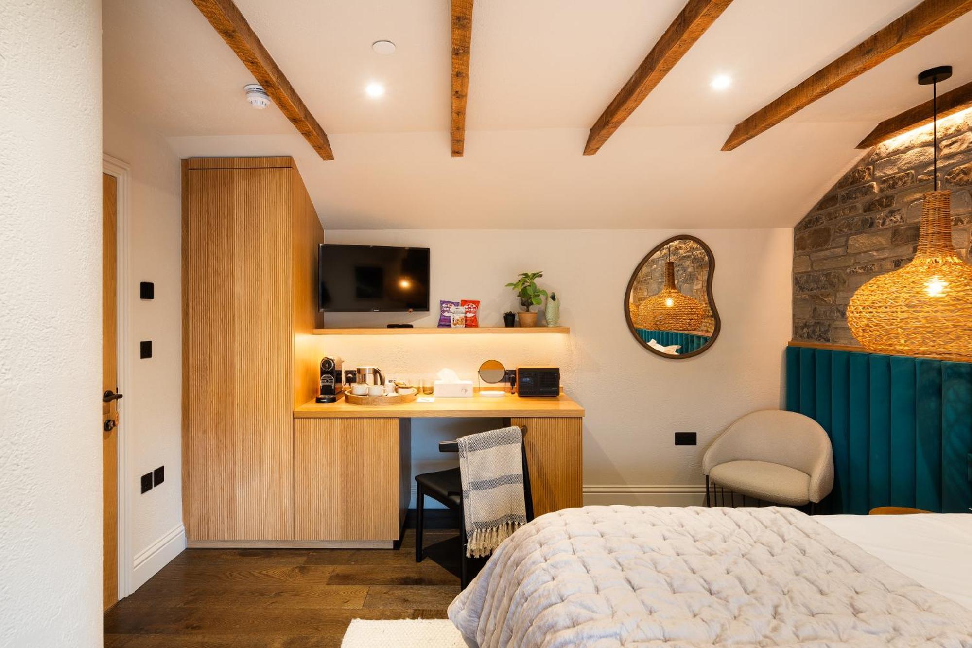 Hive Townhouse 호텔 애버라에론 외부 사진