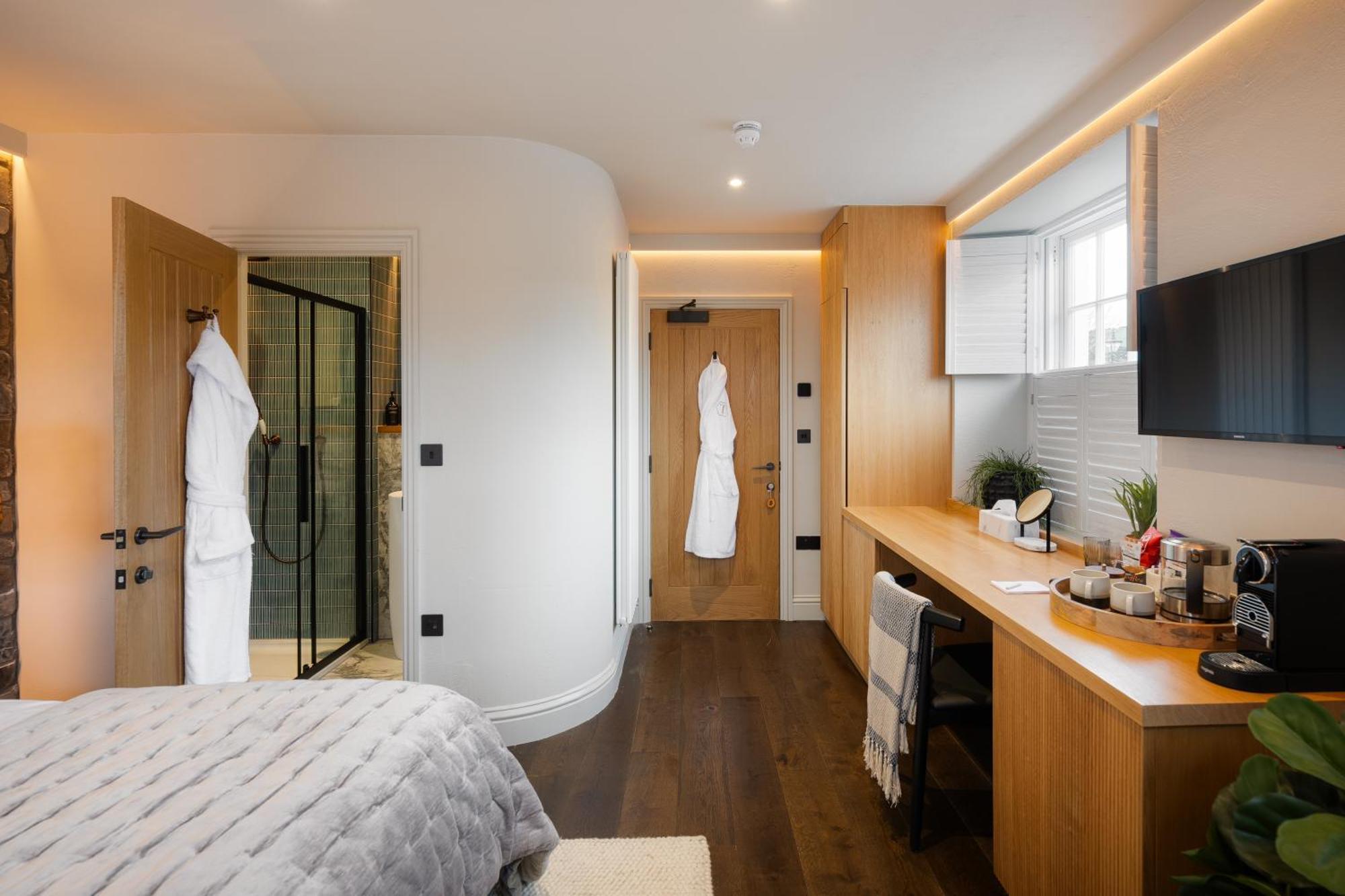 Hive Townhouse 호텔 애버라에론 외부 사진