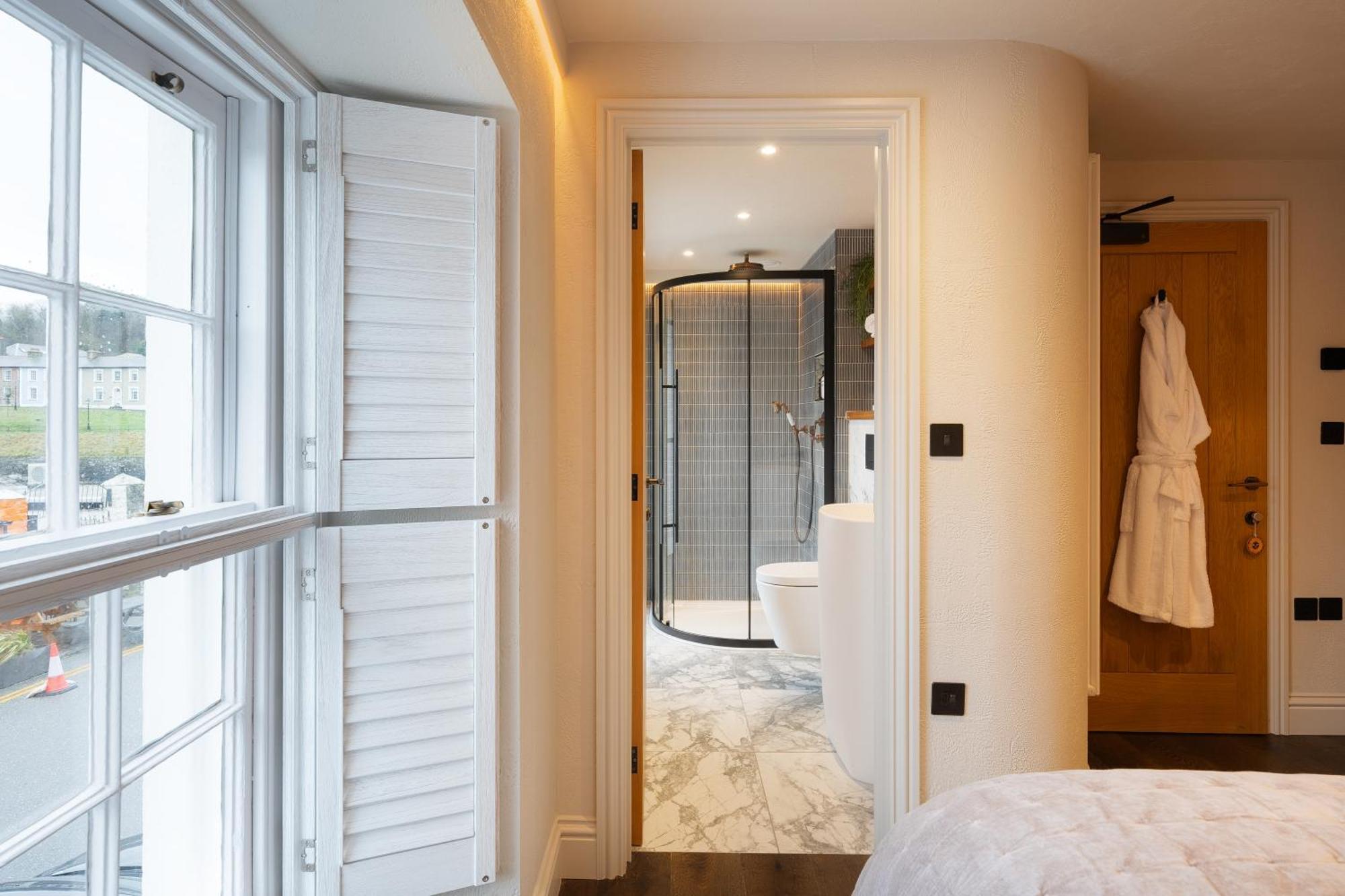 Hive Townhouse 호텔 애버라에론 외부 사진