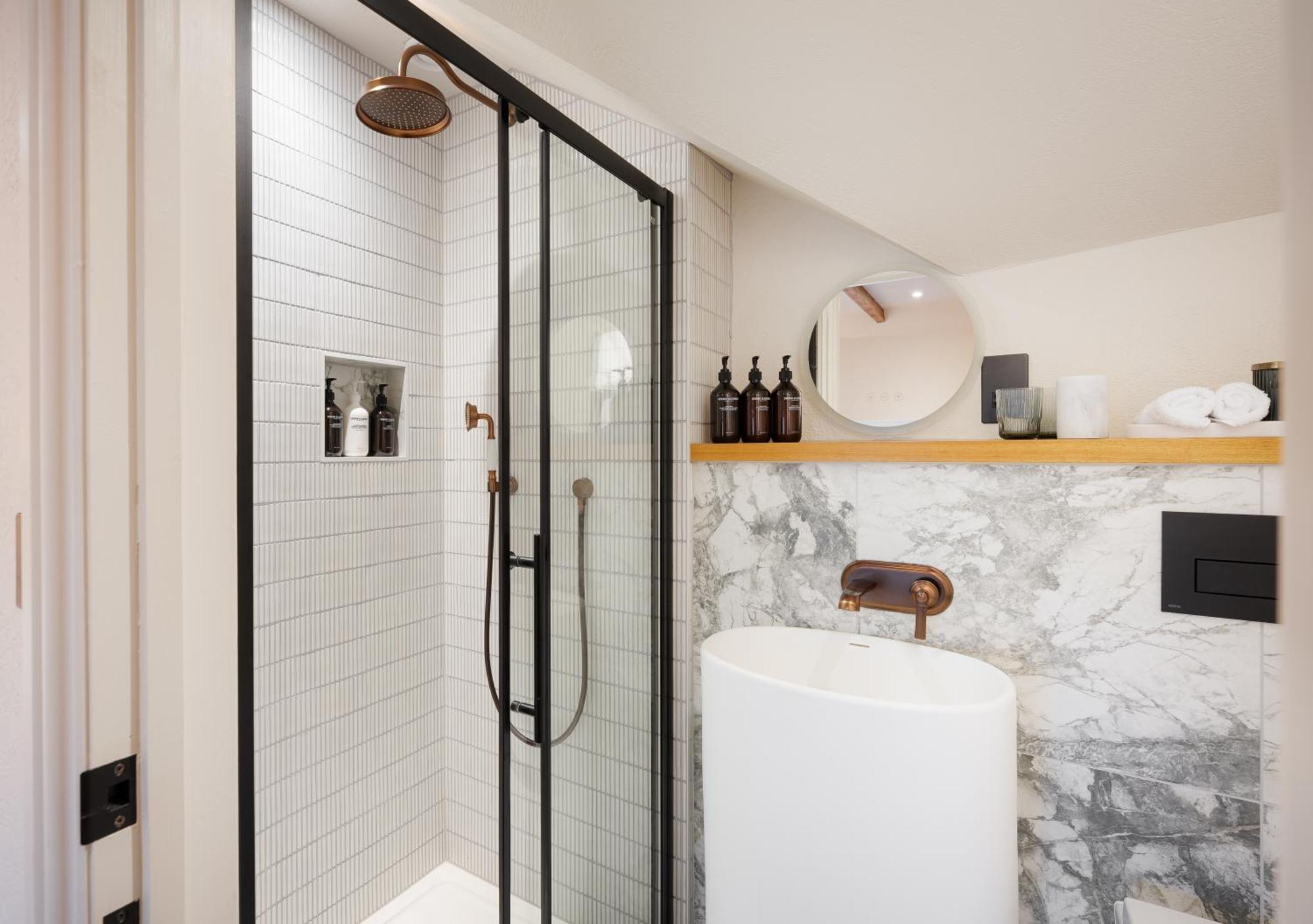 Hive Townhouse 호텔 애버라에론 외부 사진