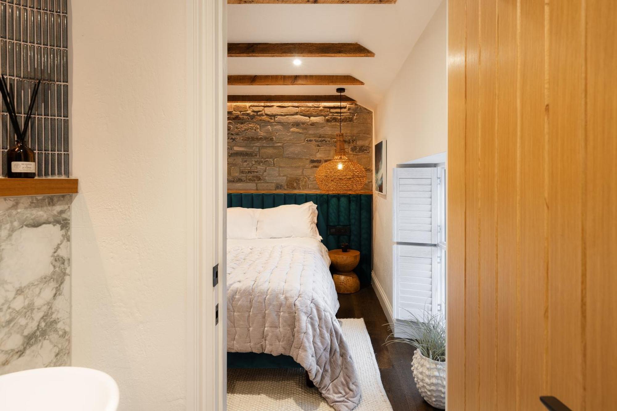 Hive Townhouse 호텔 애버라에론 외부 사진