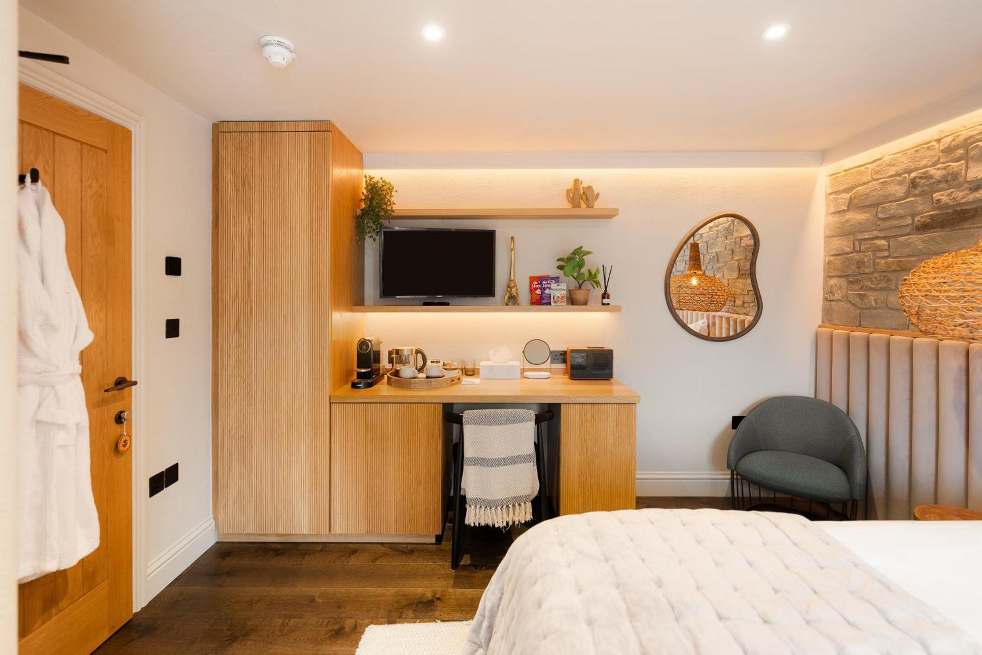 Hive Townhouse 호텔 애버라에론 외부 사진