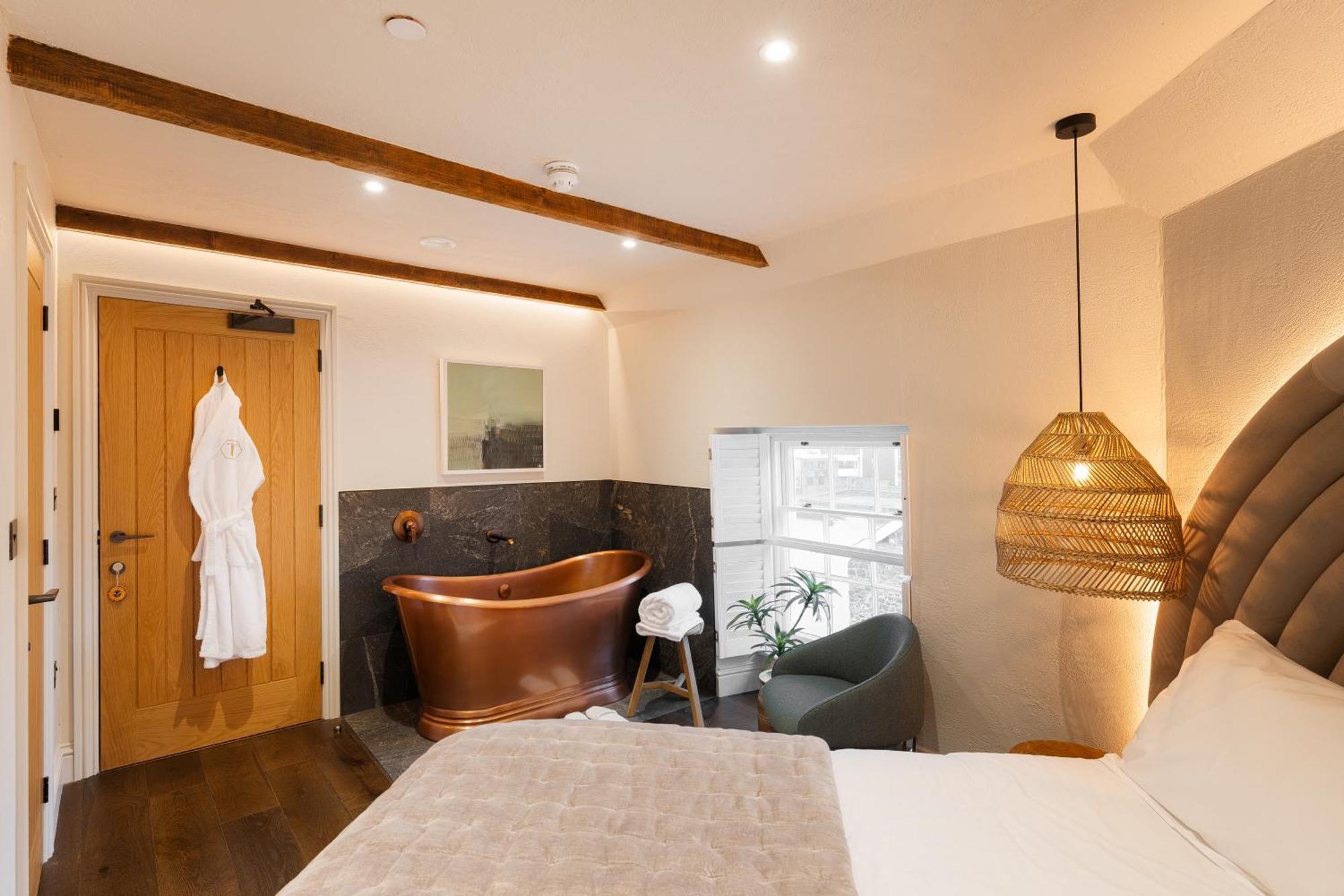 Hive Townhouse 호텔 애버라에론 외부 사진