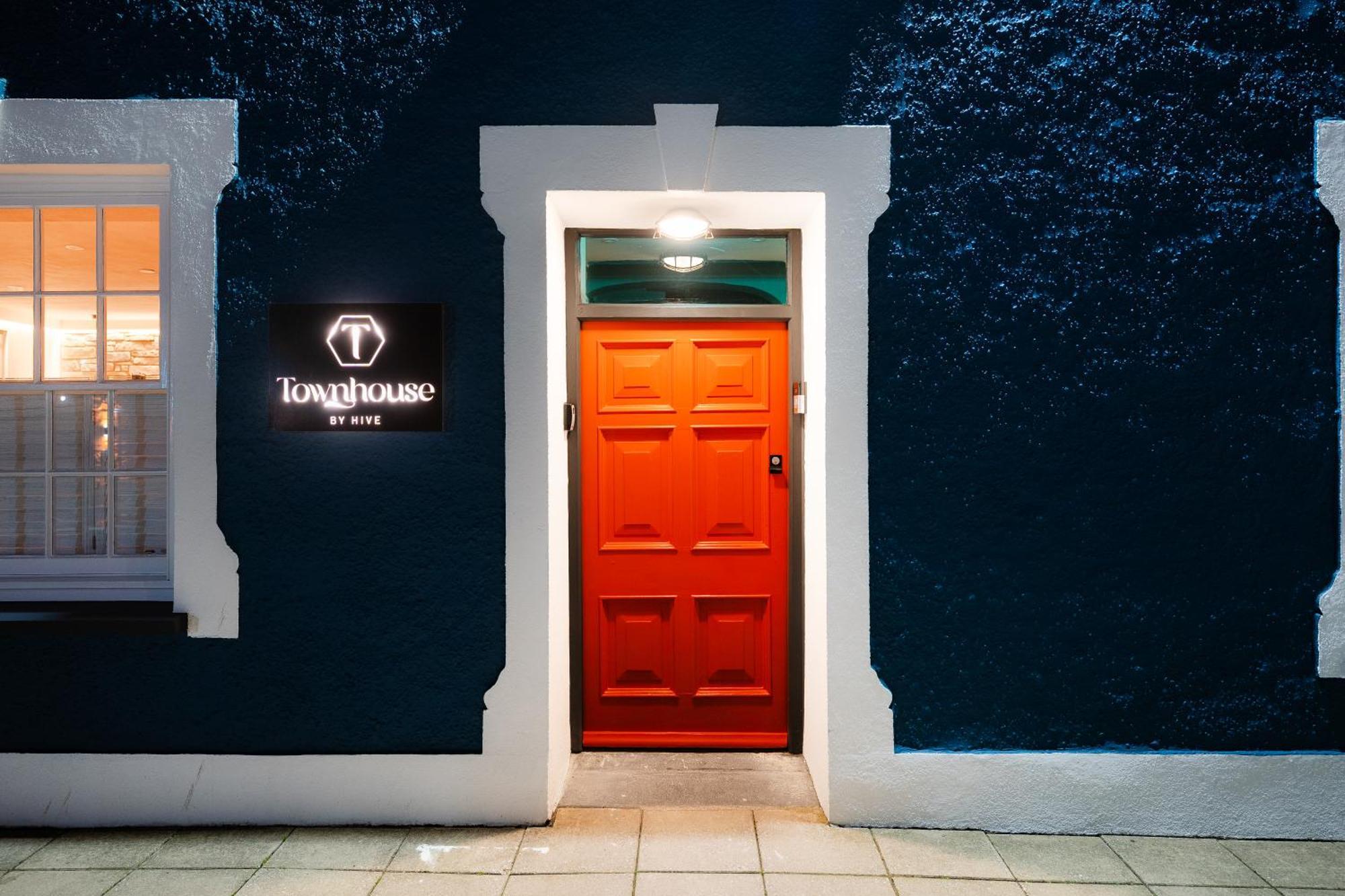Hive Townhouse 호텔 애버라에론 외부 사진